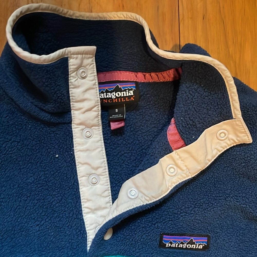 Patagonia women’s 1/4 synchilla fleece - Picture 2 of 4